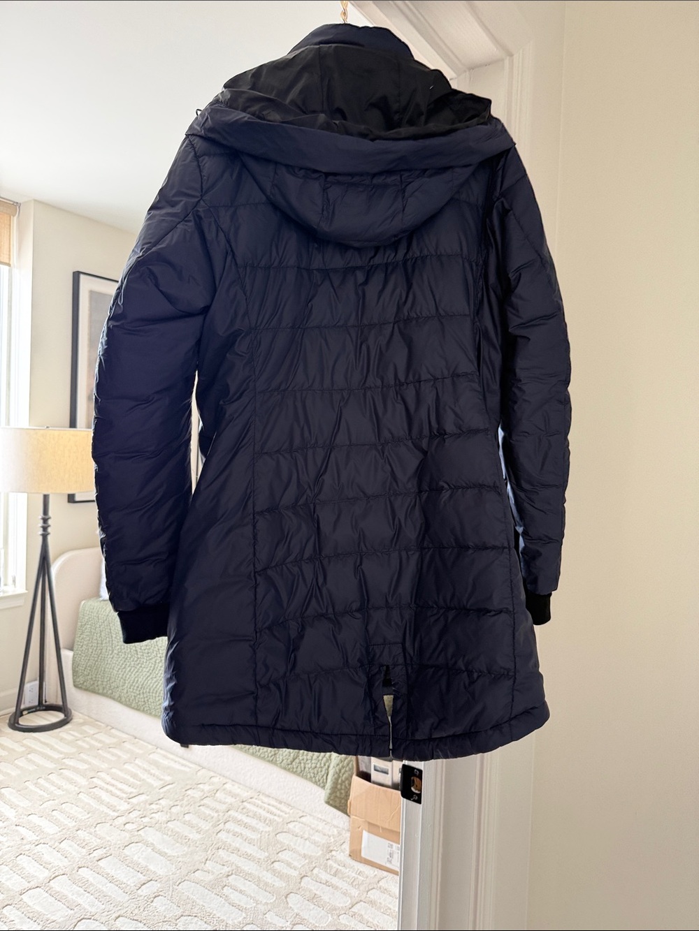Canada Goose Navy Ellison Puffer Jacket - removable hood.  Hits mid thigh - Picture 2 of 7